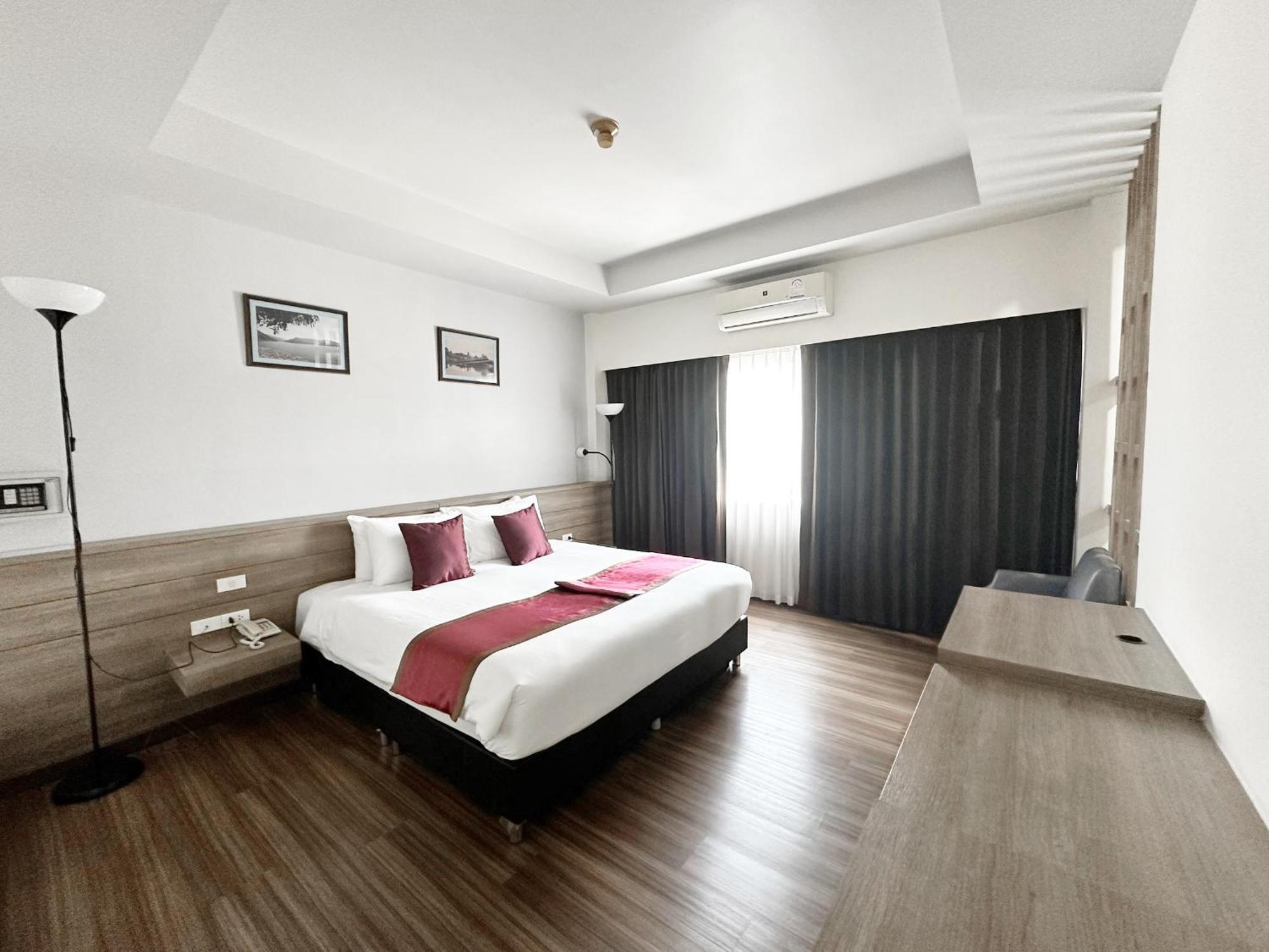 Akelada Hotel Nang Rong Luaran gambar