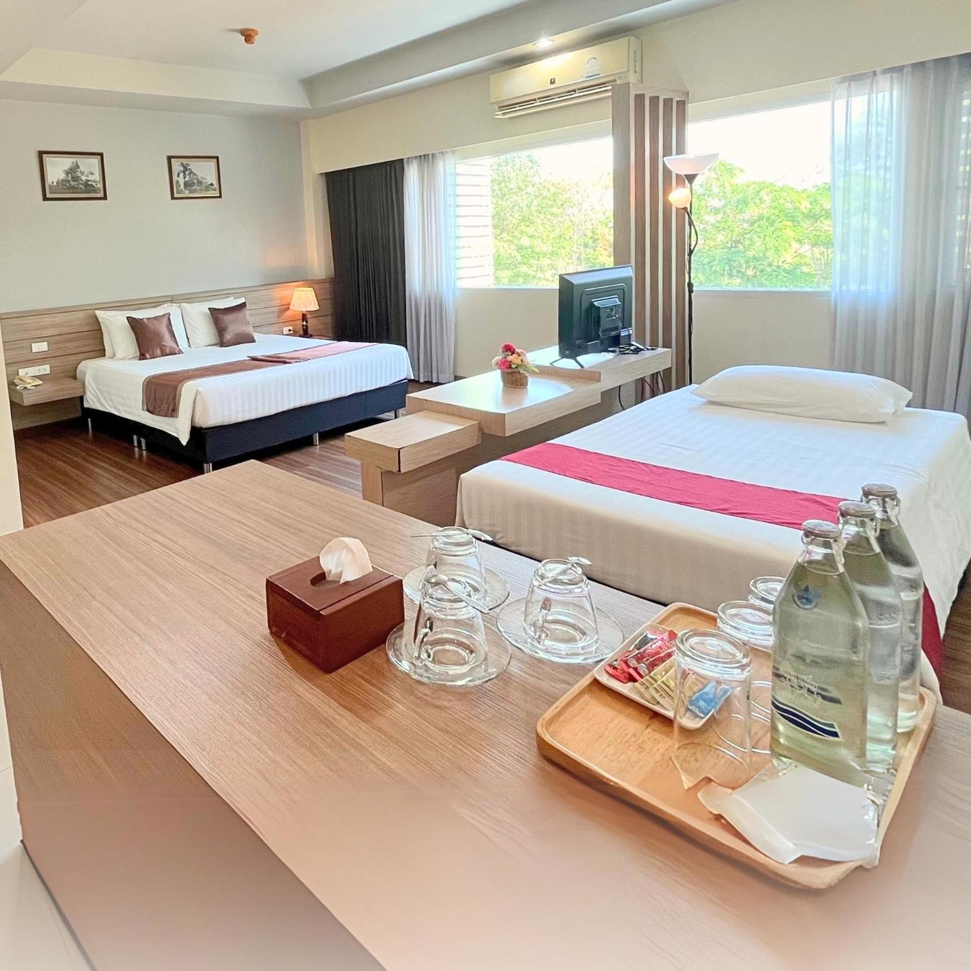 Akelada Hotel Nang Rong Luaran gambar