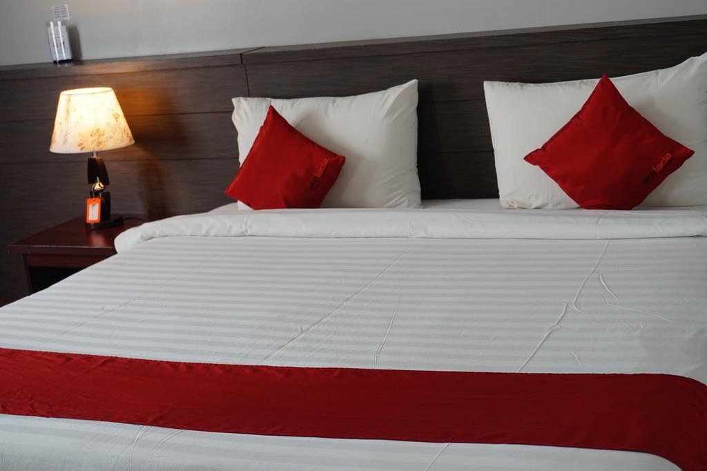Akelada Hotel Nang Rong Luaran gambar
